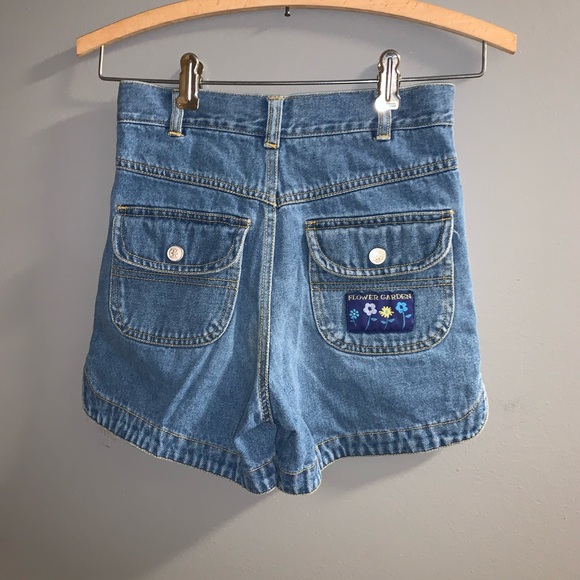 Vintage looney tune tweety girls Jean shorts size 8 - Picture 4 of 7